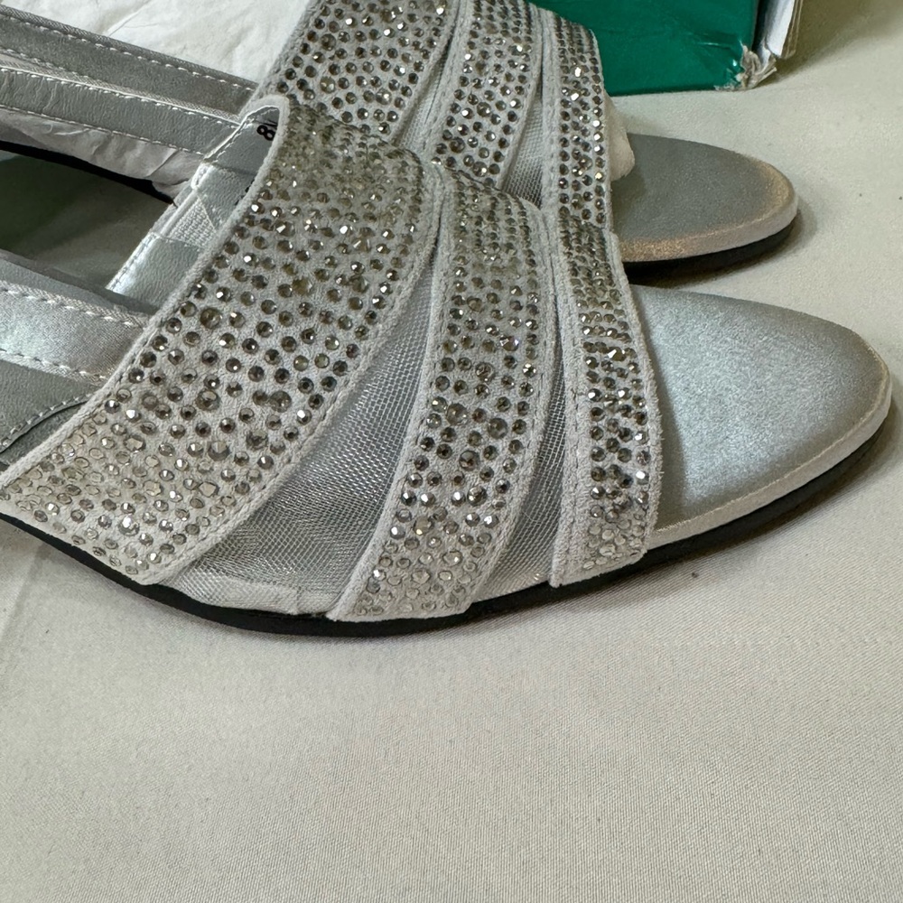 David Tate Satin Sparkle Sandals Size 8 NWT - Picture 8 of 16